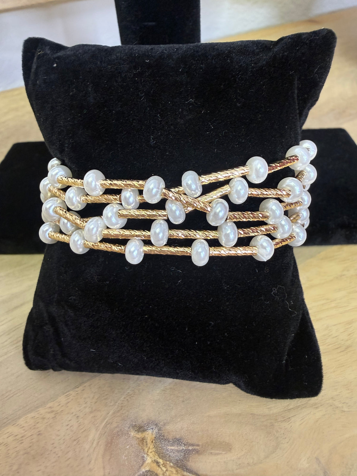Pearly set bracelets