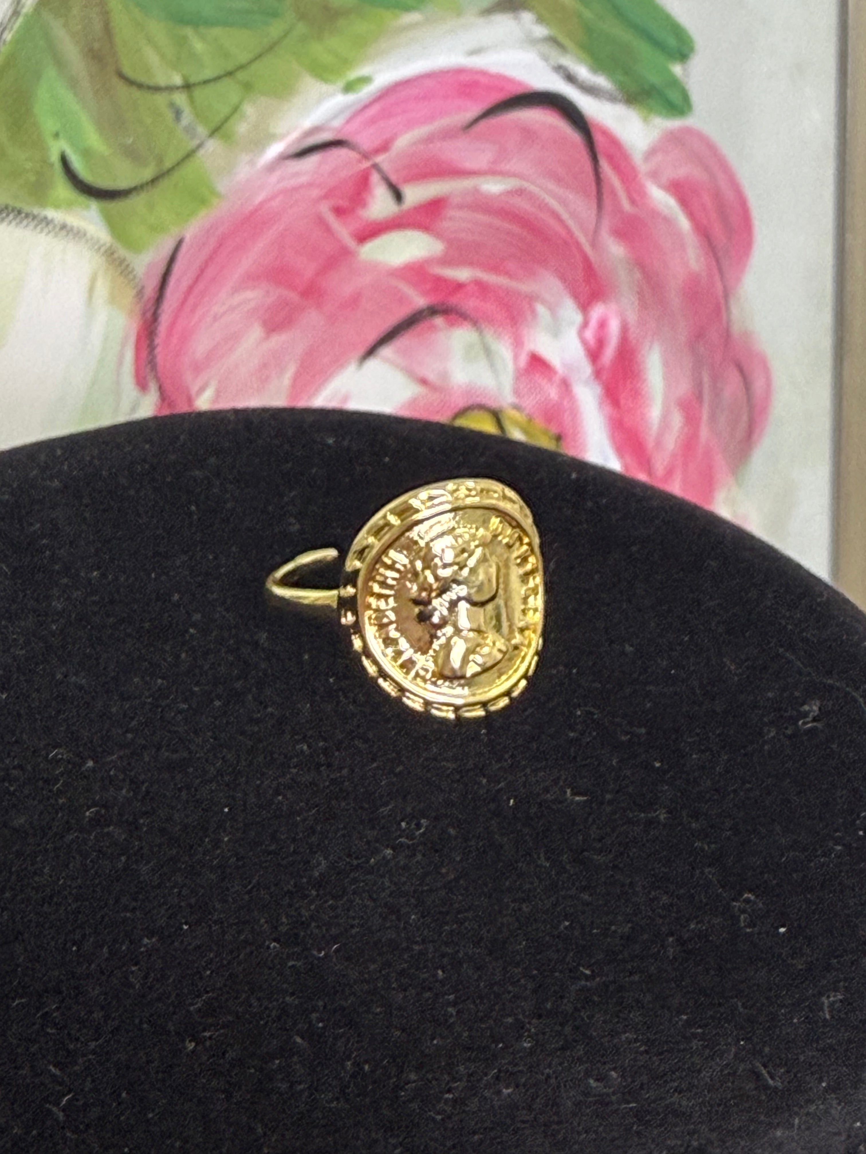 Classic Queen Ring